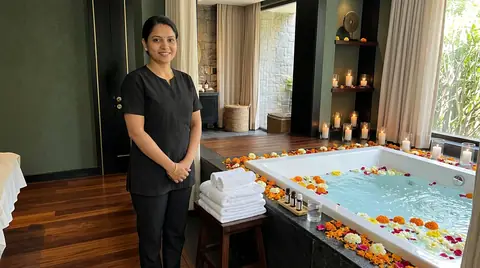 Jacuzzi spa room at Yashwa Wellness Spa